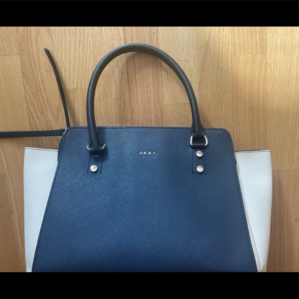 NWOT DKNY handbag - navy blue & ivory